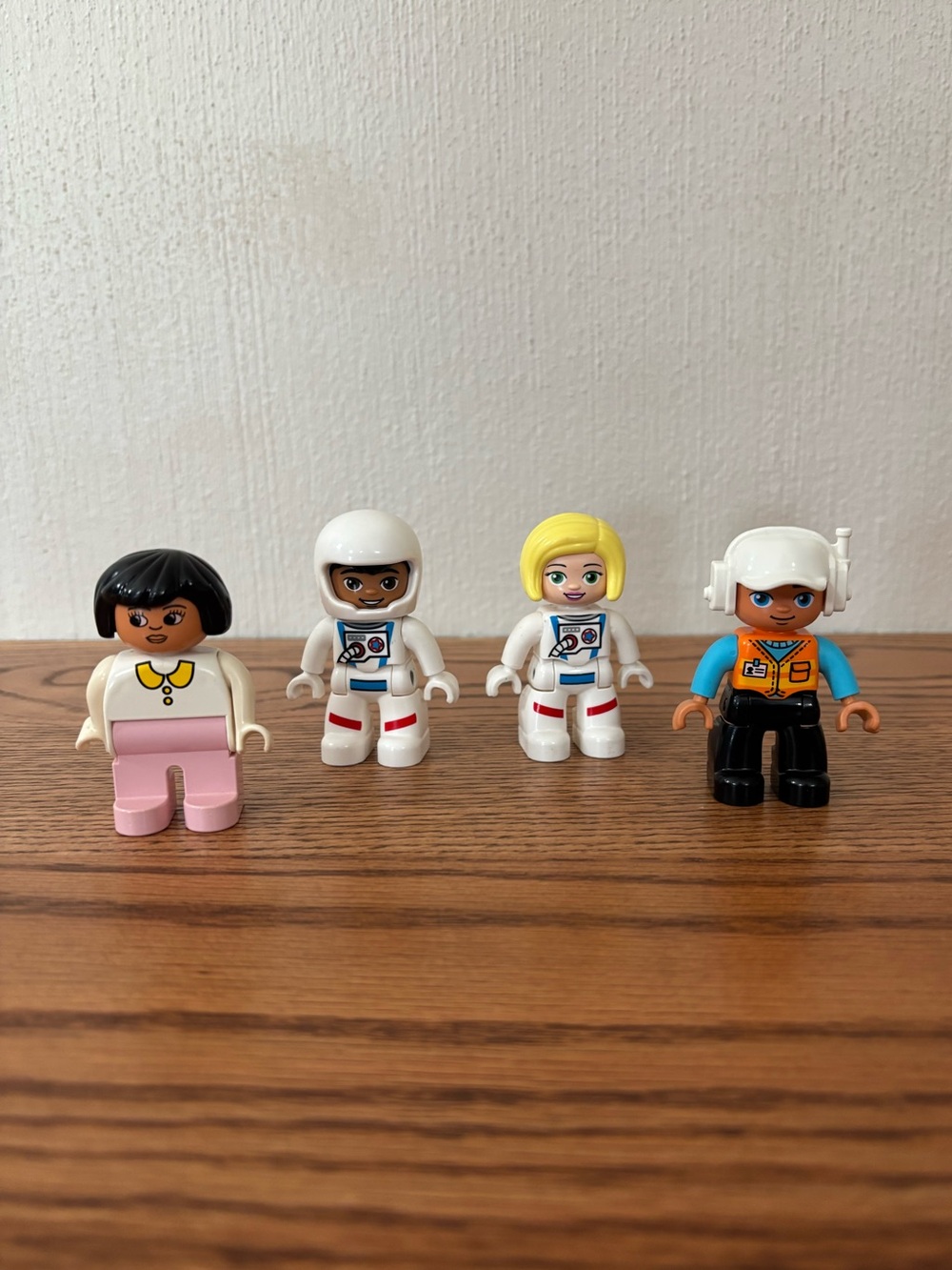 Lego Duplo Minifigures Astronauts Construction Vintage Mom